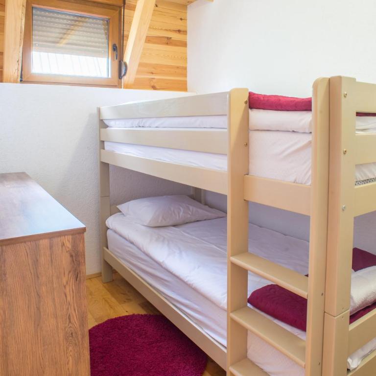 Holiday home Mountain sight - Three-Bedroom House - 13