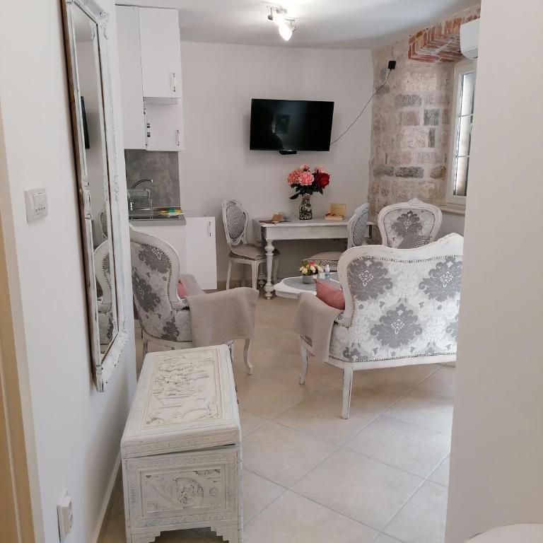 New renovated Old Town Martiva Apartment - Apartment - 2