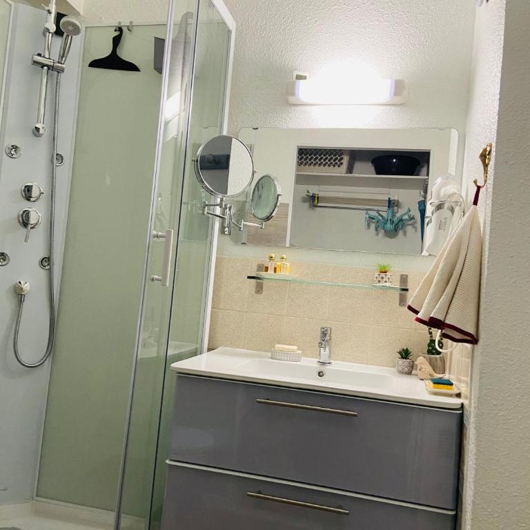 Le Navarre, charmant T2 familial bien équipé en rdc , en centre-ville Cauterets - Apartment - Ground Floor - 27
