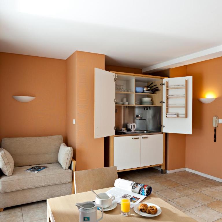 Best Western Astoria - Chambre Familiale avec Terrasse - 5