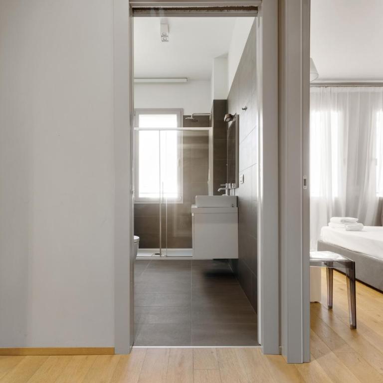 JOIVY Treviso Vittoria - Three-Bedroom Apartment with Terrace - Cadorna - 16