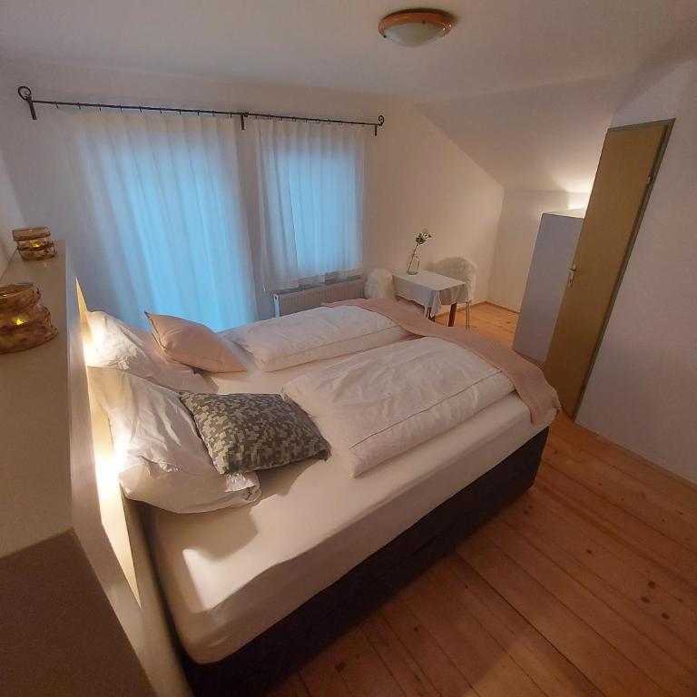Zum Schneider - Doppelzimmer mit eigenem Bad - 7