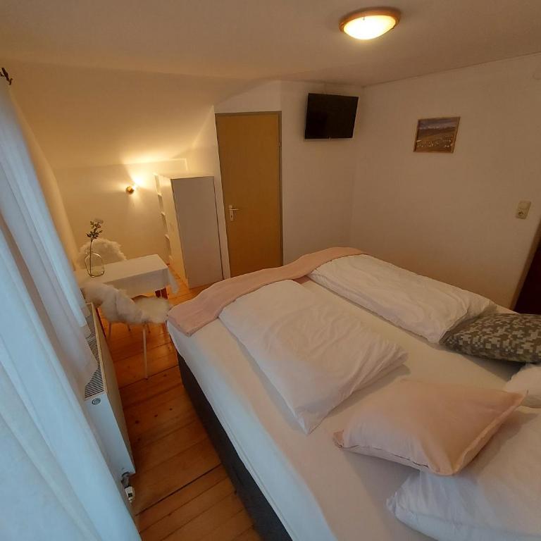 Zum Schneider - Doppelzimmer mit eigenem Bad - 8