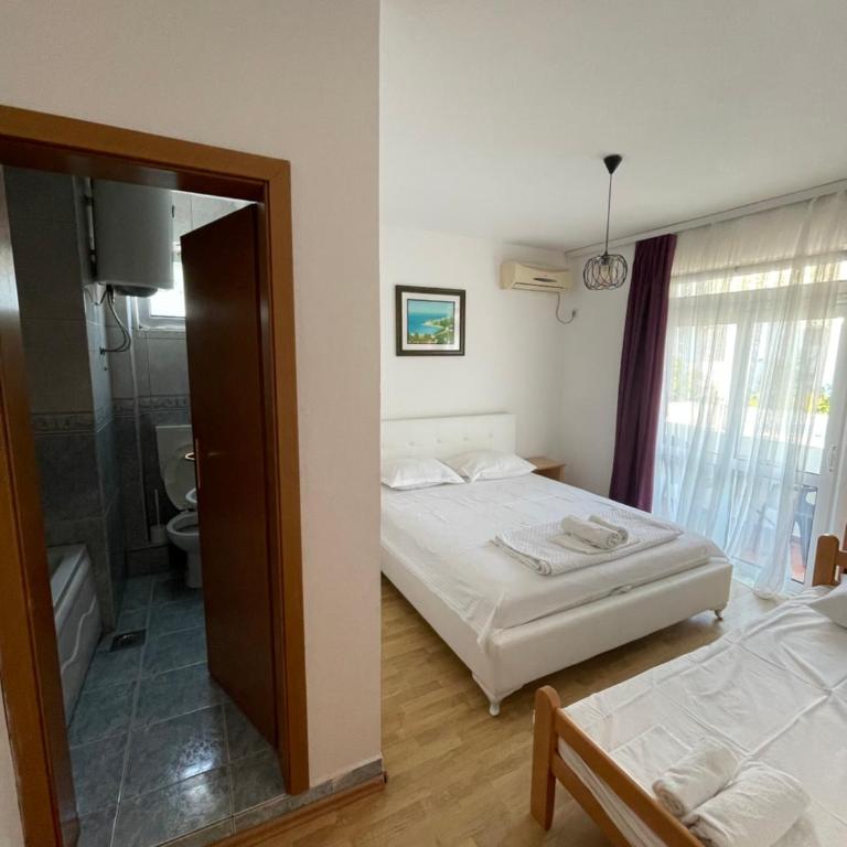 Apartments Dibra - Family Room with Terrace - 2