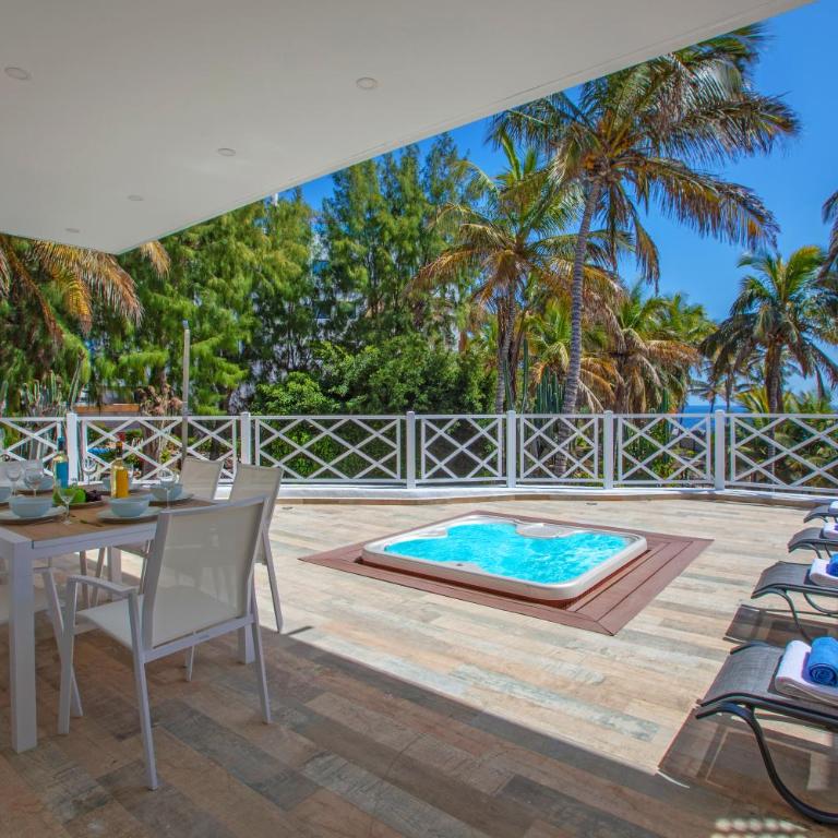 PLAYA CHICA by Buenavilla - Three-Bedroom Villa - 1