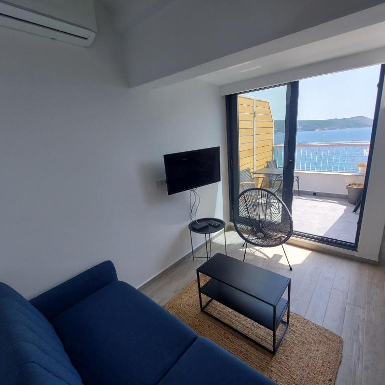 Panorama Apartments - One-Bedroom Apartment - 2