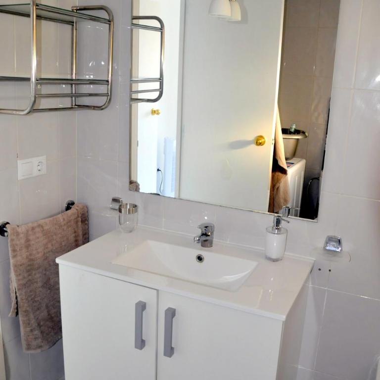 Apartamento con piscina y parking - Apartamento de 2 dormitorios - 25