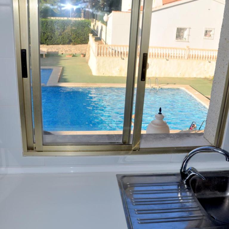 Apartamento con piscina y parking - Apartamento de 2 dormitorios - 29