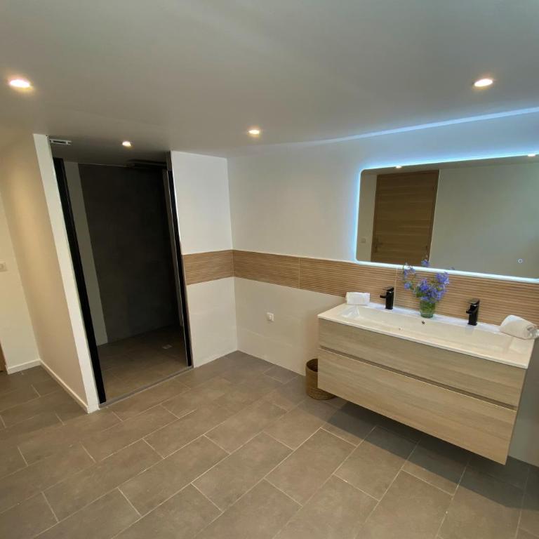appartement rez de villa proche port et plages de Sanary - Apartamento de 3 dormitorios - 34