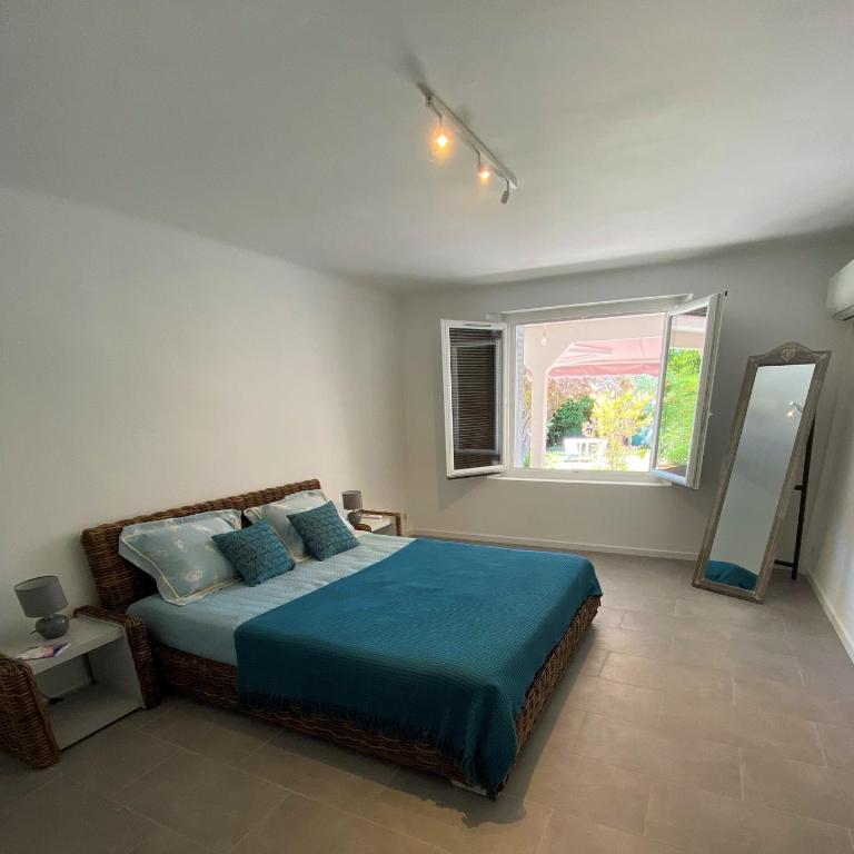 appartement rez de villa proche port et plages de Sanary - Apartamento de 3 dormitorios - 25