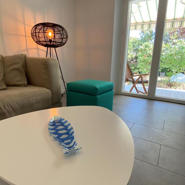 appartement rez de villa proche port et plages de Sanary - Apartamento de 3 dormitorios - 20