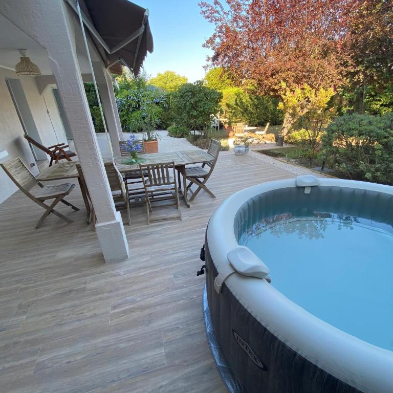 appartement rez de villa proche port et plages de Sanary - Apartamento de 3 dormitorios - 7