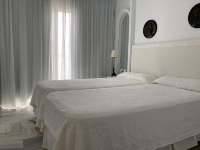 Hotel Suites Albayzin Del Mar - Apartamento de 3 dormitorios (4 adultos + 1 niño) - 1