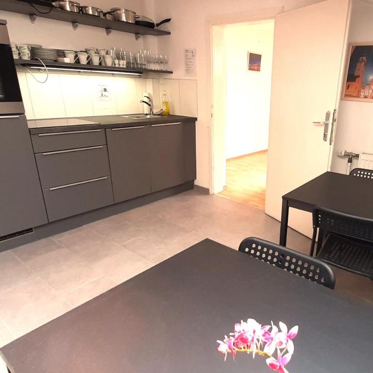 Apartments CITY Stadion - Apartment mit 3 Schlafzimmern - 2