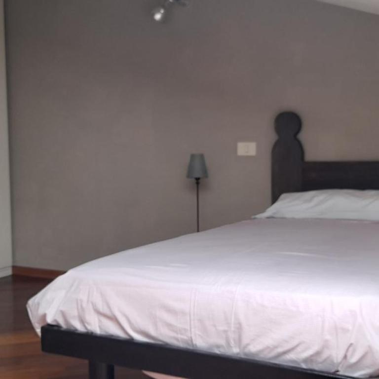 Corte Cavour. Una mansarda nel cuore della città - Two-Bedroom Apartment - 14