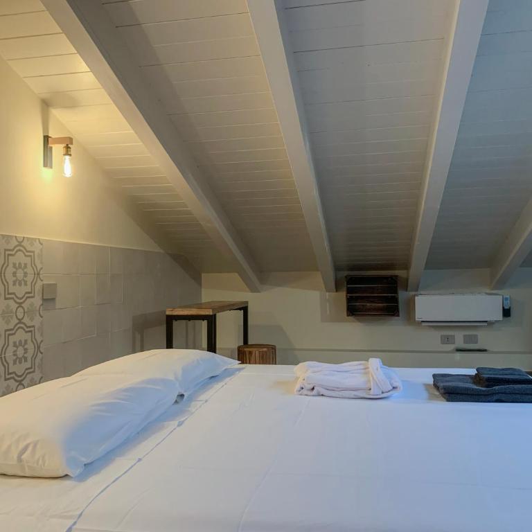 Charming Attic Apartment With Balcony & Swimming Pool - Appartamento con 3 Camere da Letto - 23