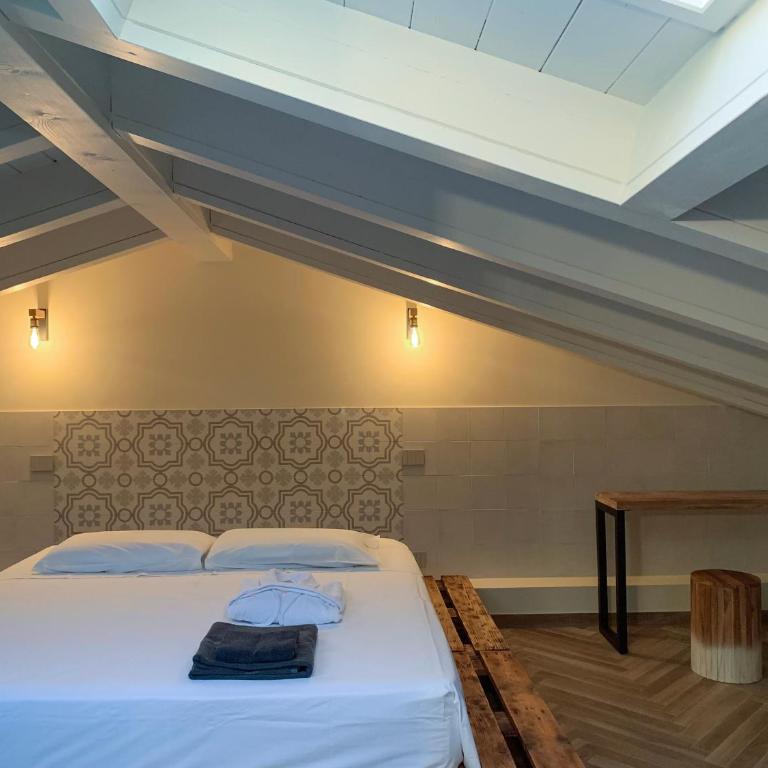 Charming Attic Apartment With Balcony & Swimming Pool - Appartamento con 3 Camere da Letto - 21