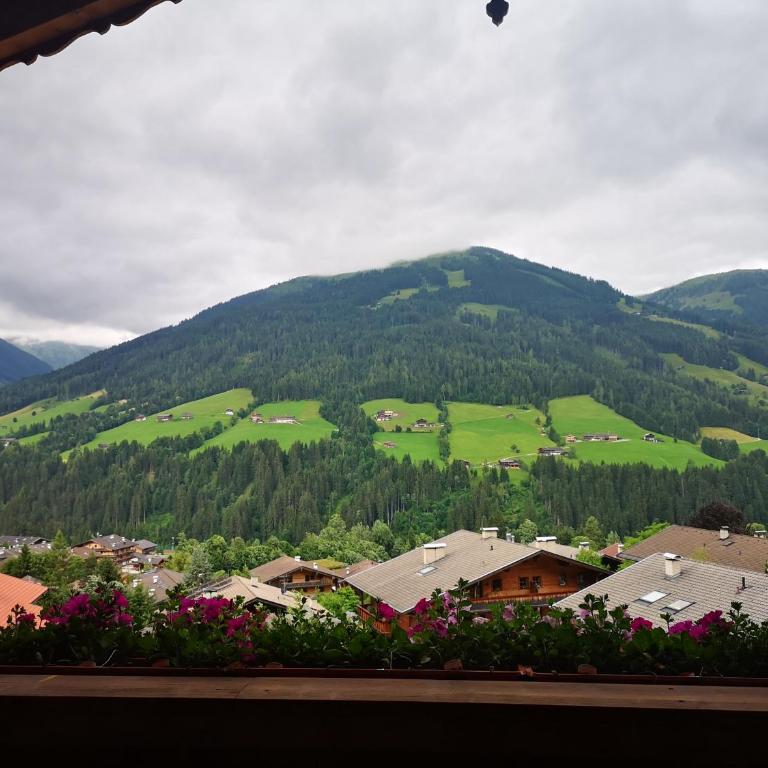 Haus Kristall - Deluxe Doppel-/Zweibettzimmer mit Bergblick - 12