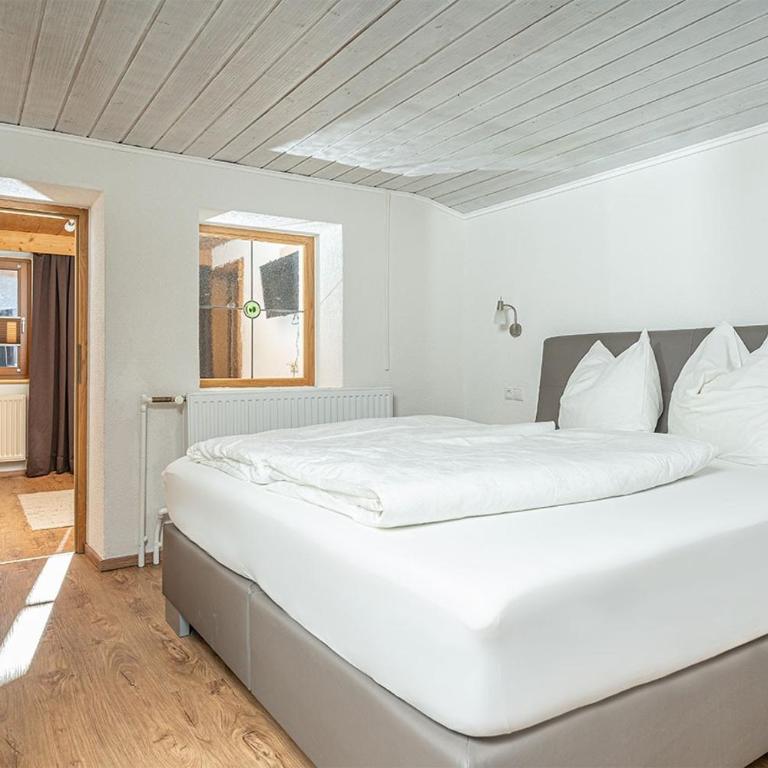 Pension Berggeist - Dreibettzimmer - 5