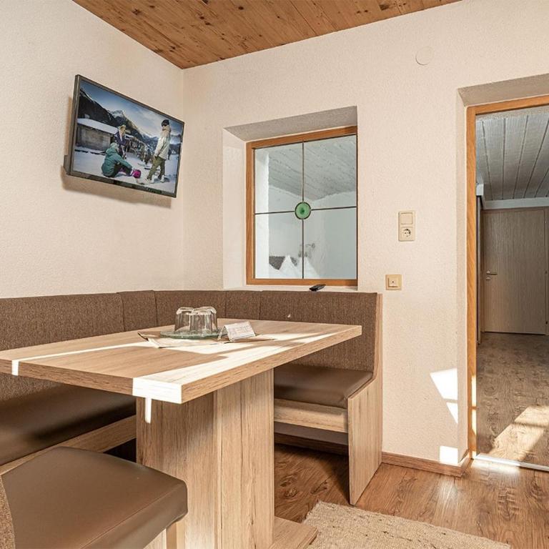 Pension Berggeist - Dreibettzimmer - 2