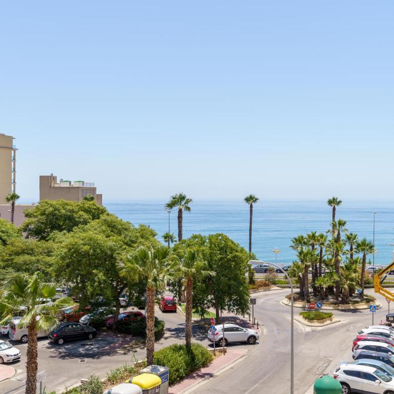 Chic Beachfront Flat with Amazing Sea Views and Private Indoor Parking - Apartment with Sea View - 35