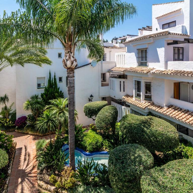 Top renovated penthouse in Los Naranjos - Two-Bedroom Apartment - 30