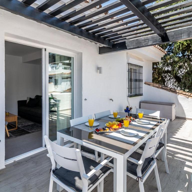 Top renovated penthouse in Los Naranjos - Two-Bedroom Apartment - 25