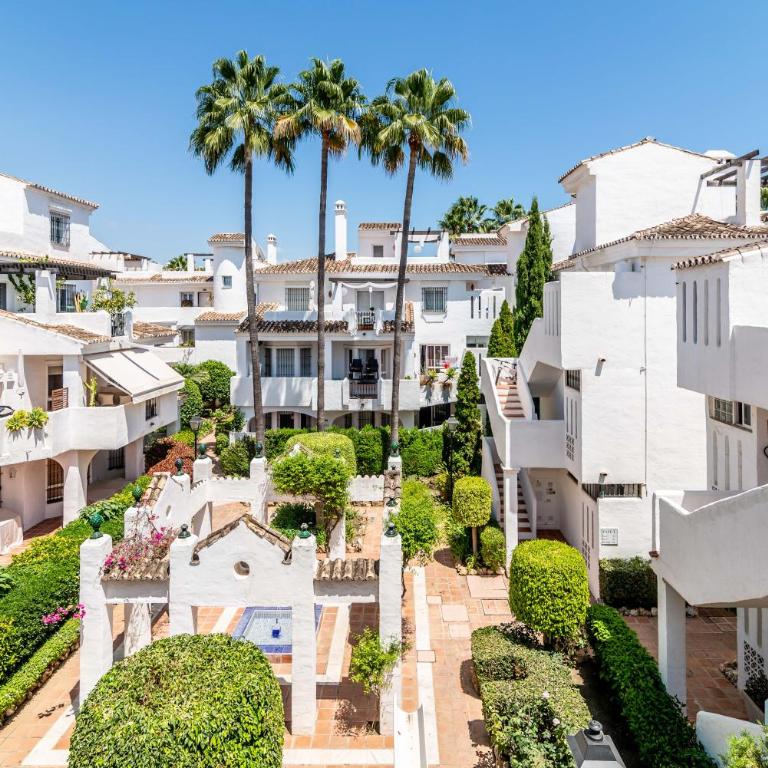 Top renovated penthouse in Los Naranjos - Two-Bedroom Apartment - 42