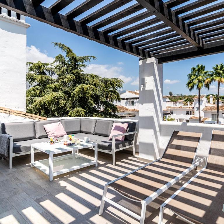 Top renovated penthouse in Los Naranjos - Two-Bedroom Apartment - 39