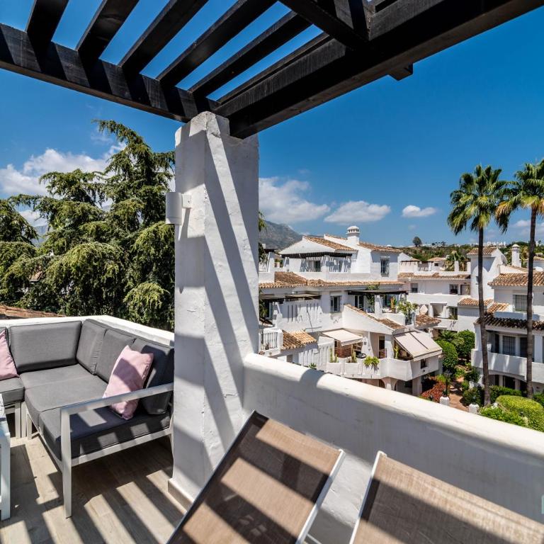 Top renovated penthouse in Los Naranjos - Two-Bedroom Apartment - 41