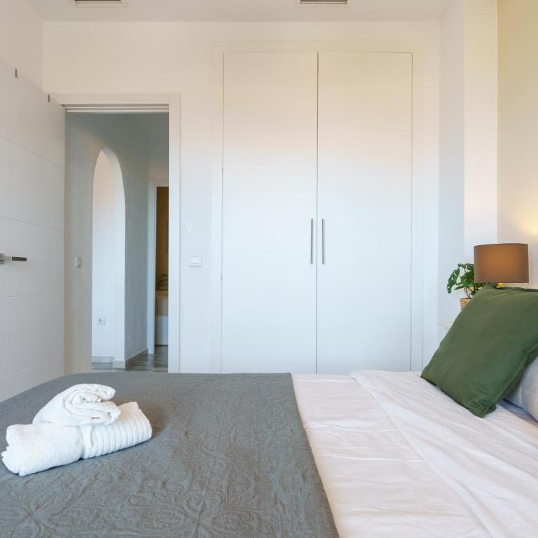 Chic Beachfront Flat with Amazing Sea Views and Private Indoor Parking - Apartment with Sea View - 15