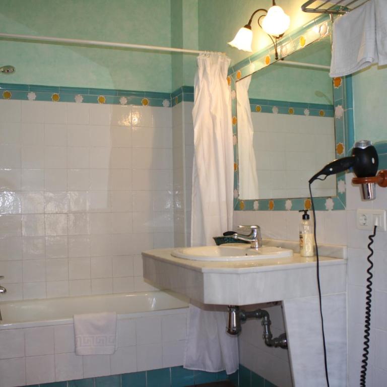 Abadía Hotel - Double or Twin Room - 1