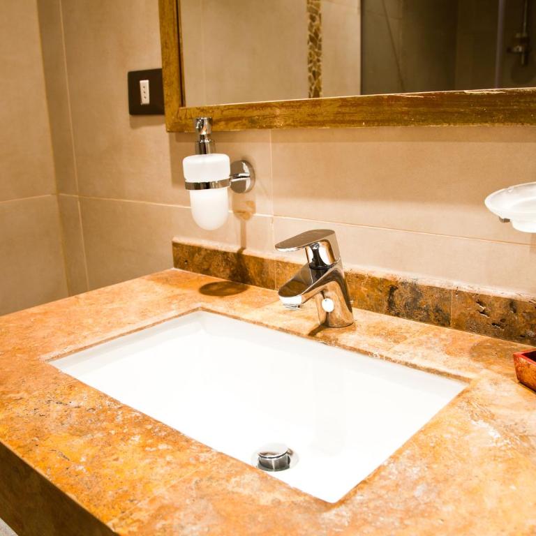 Mito Casa Hotel - Habitación Doble con baño privado externo - 2