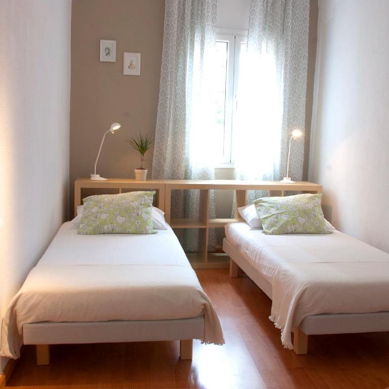 Bed and Beach Barcelona Apartments - Standard Apartment - 10