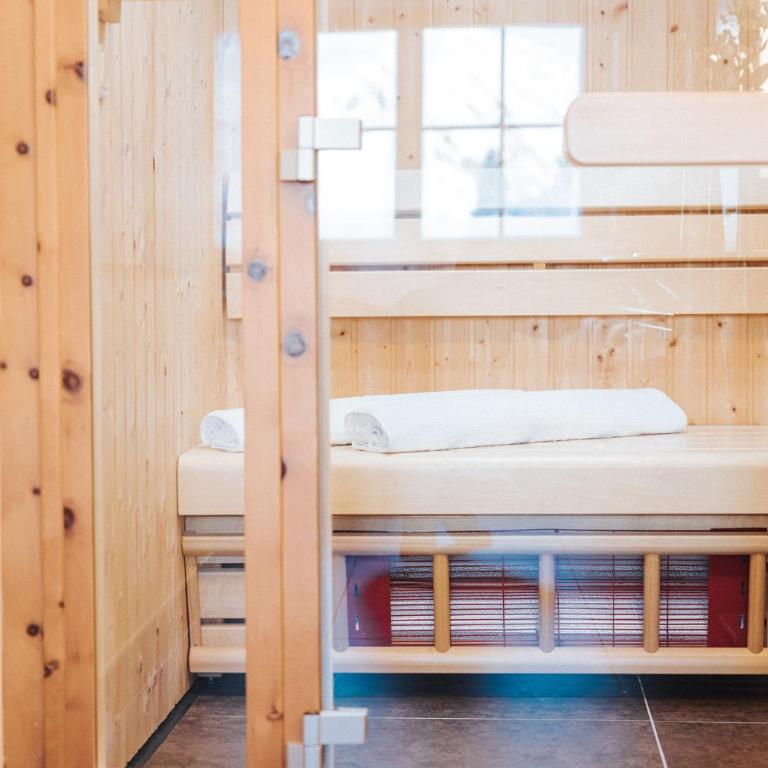 Superior Hotel Schneider Ski-in & Ski-out - Hochzeitssuite mit Infrarotkabine und Bergblick - 9