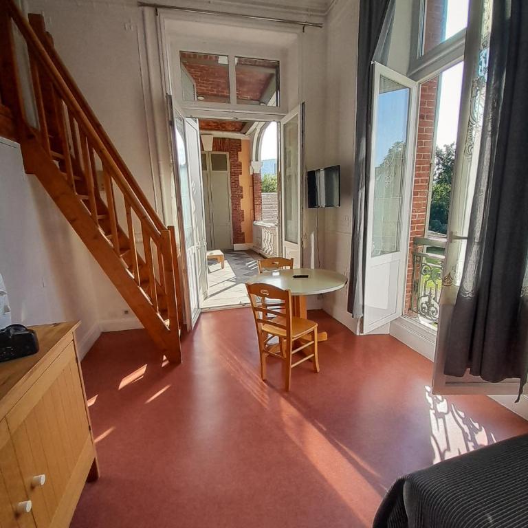 VILLA BONVOULOIR - Studio avec mezzanine - 1