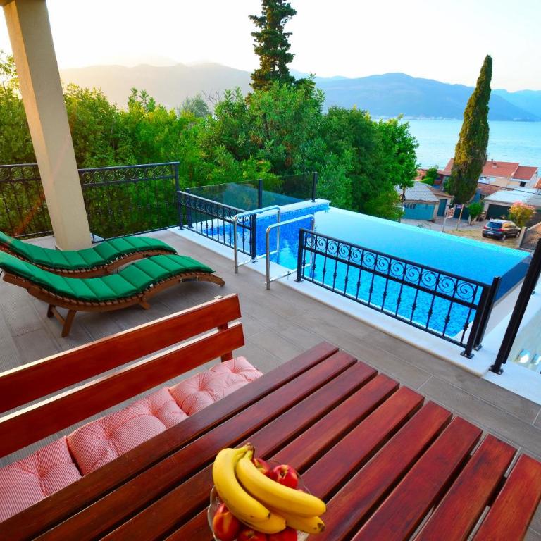 Leut Stone Residence - Villa with Sea View - 20