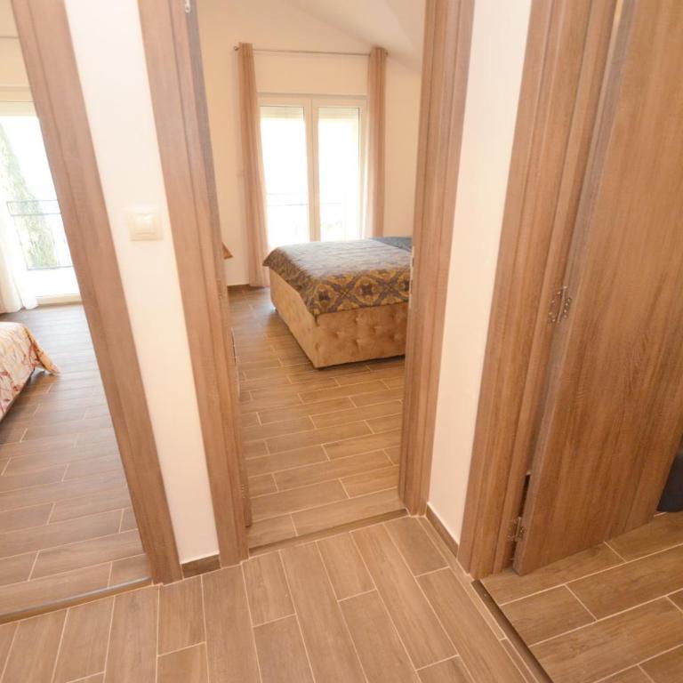 Leut Stone Residence - Villa with Sea View - 23