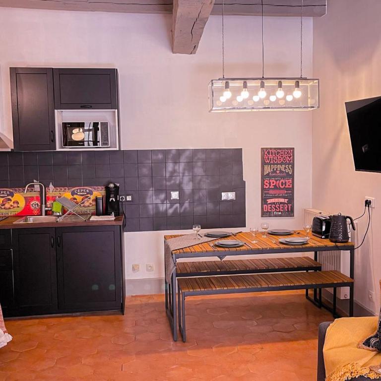 Appartements La Croix - Hyper Centre - Palais des Papes et Pont d'Avignon - WiFi - Deluxe Apartment - 17
