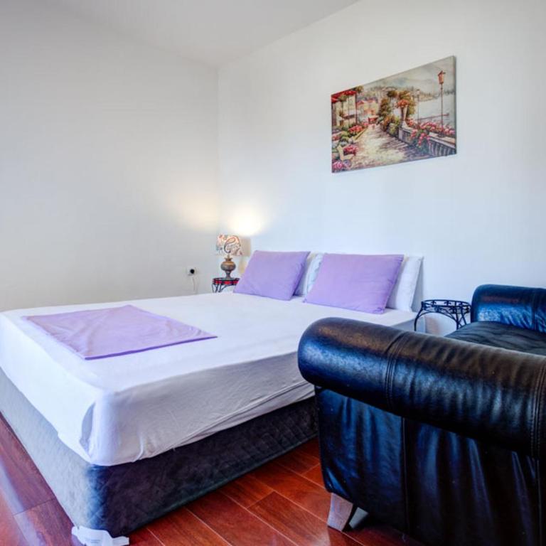 Vera Apartments - Četvorokrevetna Soba sa Balkonom - 8