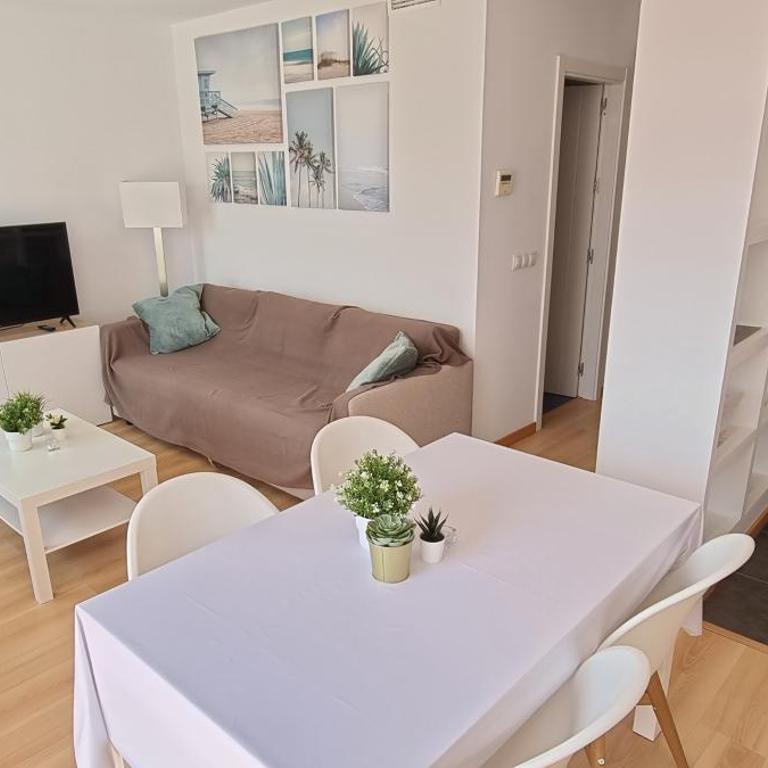 Apartamentos Paraíso Vera Playa, Ático Alborada con solárium grande privado, a pie de playa, WIFI - Apartamento de 2 dormitorios - 3