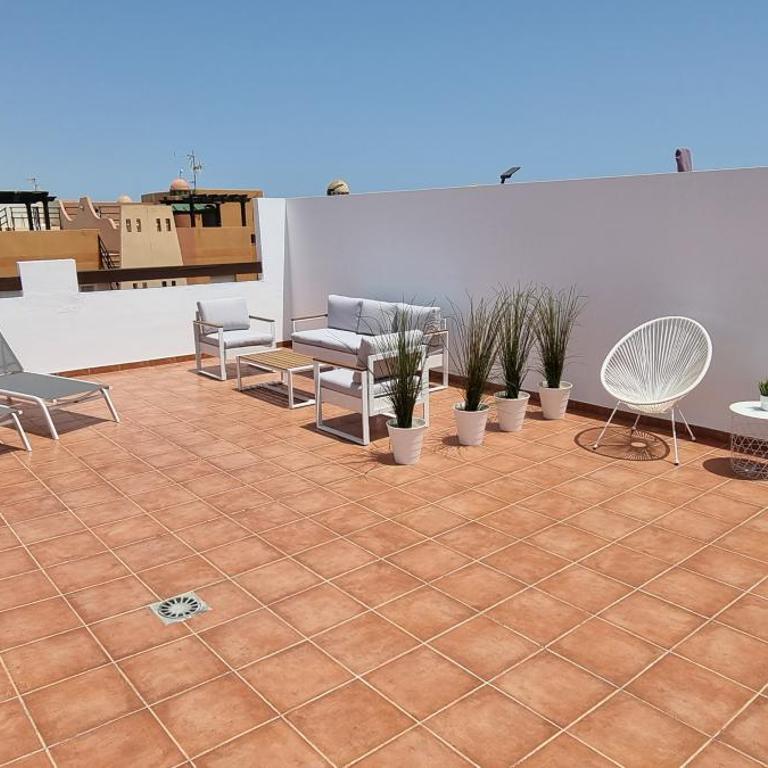 Apartamentos Paraíso Vera Playa, Ático Alborada con solárium grande privado, a pie de playa, WIFI - Apartamento de 2 dormitorios - 12
