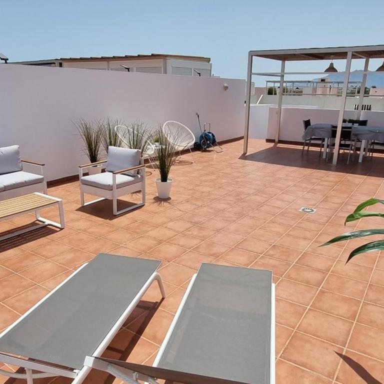 Apartamentos Paraíso Vera Playa, Ático Alborada con solárium grande privado, a pie de playa, WIFI - Apartamento de 2 dormitorios - 2