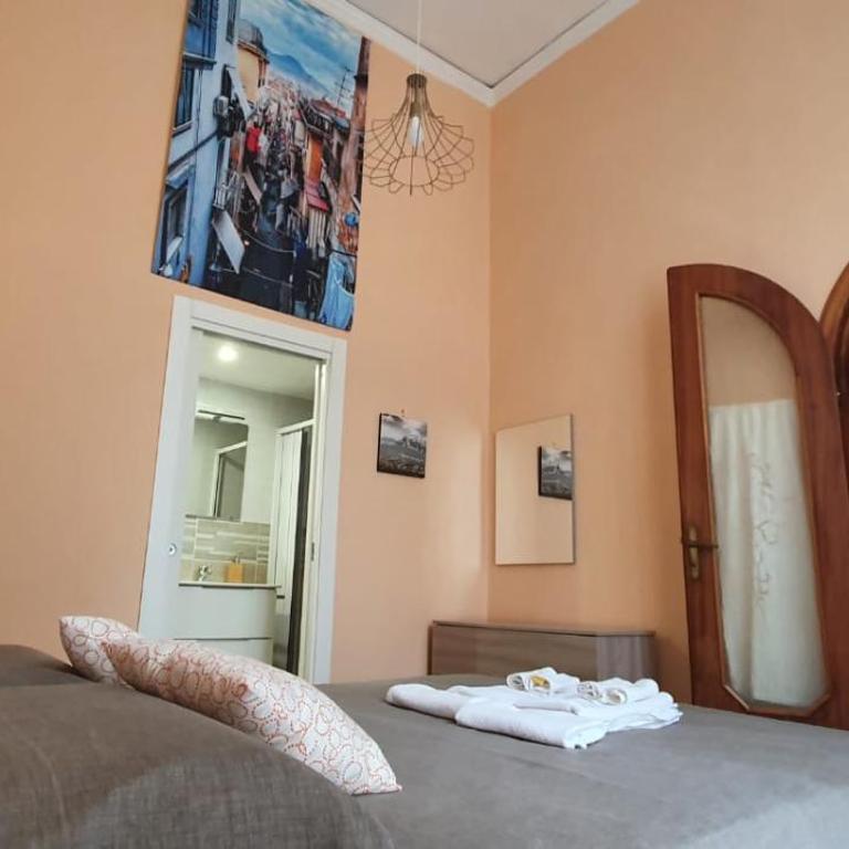 Le Vie del Centro - B&B - Camera Matrimoniale con Bagno Privato - 1