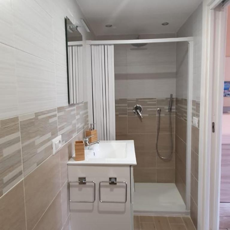 Le Vie del Centro - B&B - Camera Matrimoniale con Bagno Privato - 6