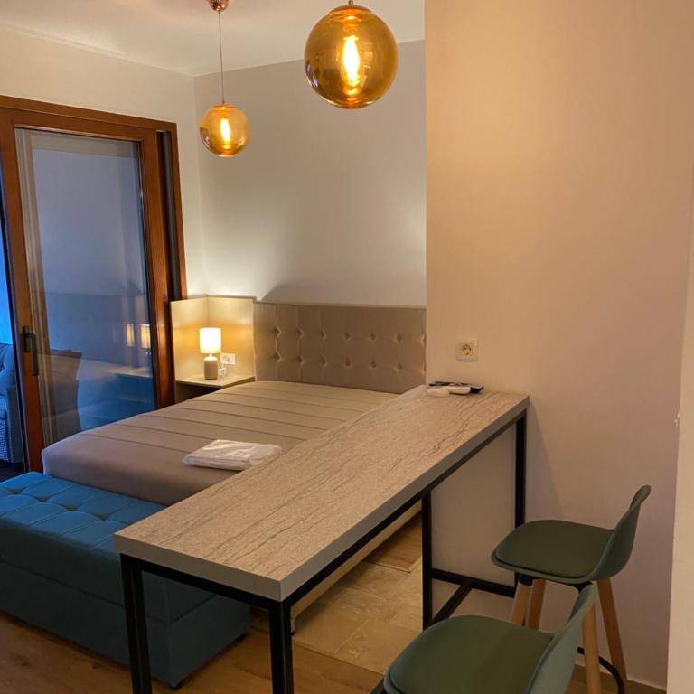 Bitcoin and Ethereum Deluxe Apartments - Studio Apartment - 8