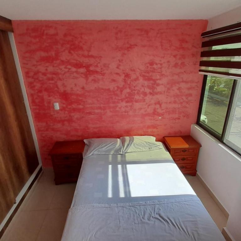 Espectacular departamento de tres habitaciones en Edificación Amaralto - Three-Bedroom Apartment - 23