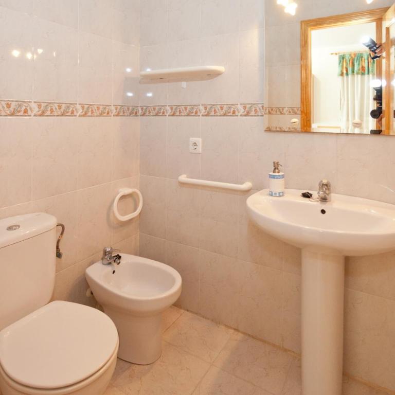 Apartamentos Els Romers Benicarló-Peñíscola - Apartamento Estándar con 2 dormitorios y aparcamiento (4 adultos + 2 niños) - 5
