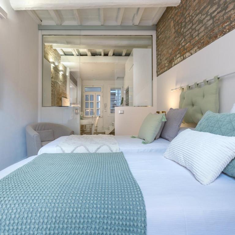 GuestHost - Ferrara Mayr White Apartment - One-Bedroom Apartment - 7