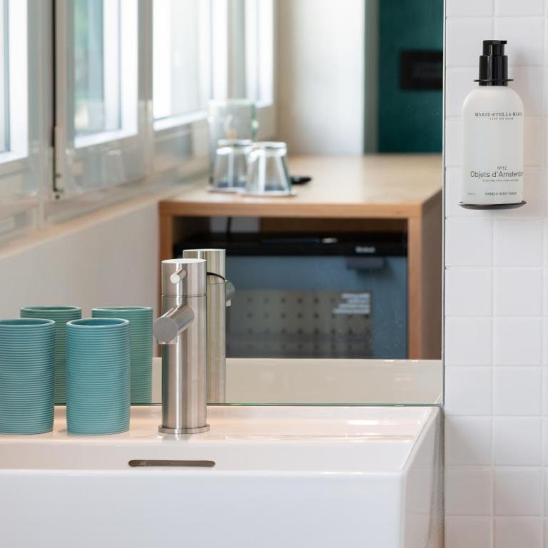 Riva Rooms & Studios - Check-In 24hr - Camera Matrimoniale/Doppia con Letti Singoli con Vista Lago. - 3
